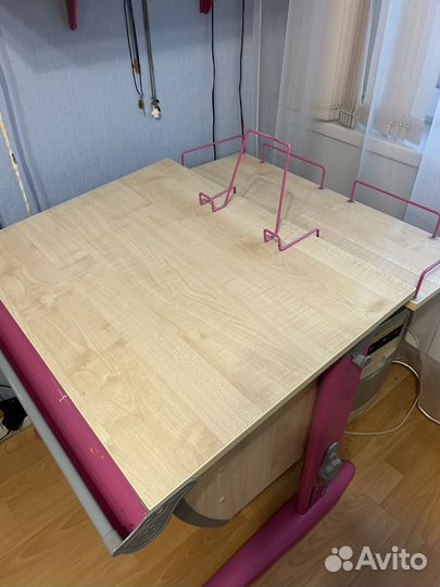 Растущий письменный стол Дэми с полкой и стул