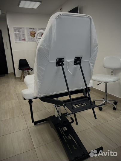 Кушетка косметологическая