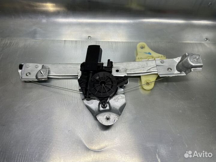 Renault Arkana стеклоподъемник задний