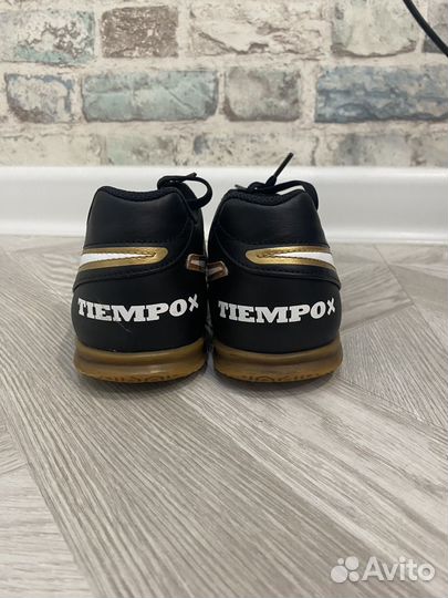 Спортивная обувь футзалки