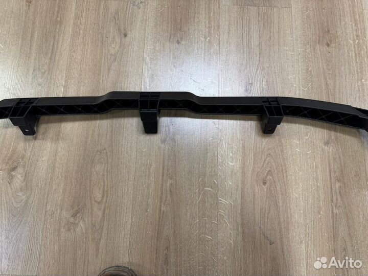 Нижний противоударный брус переднего бампера L8 L9