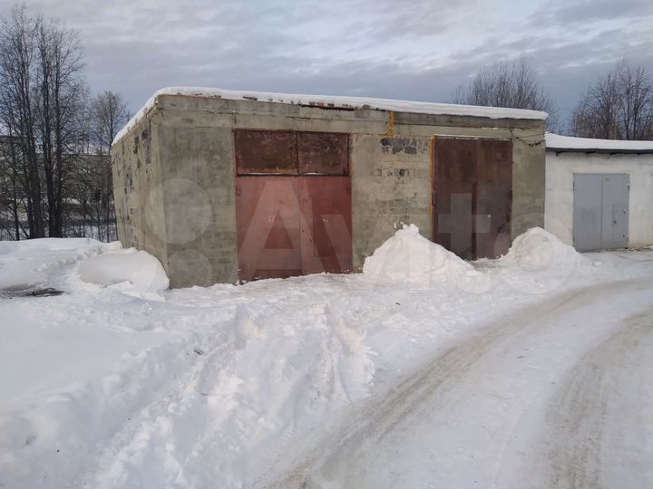 Гараж, > 30 м²