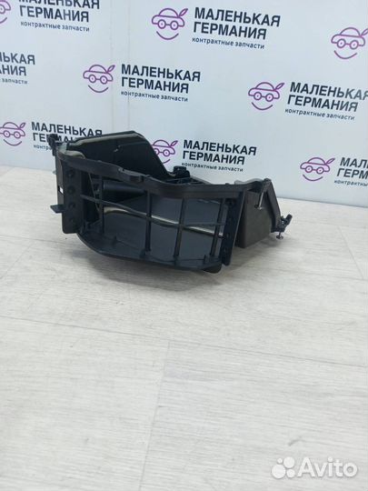 Крышка корпуса салонного фильтра BMW 5 F10/F11