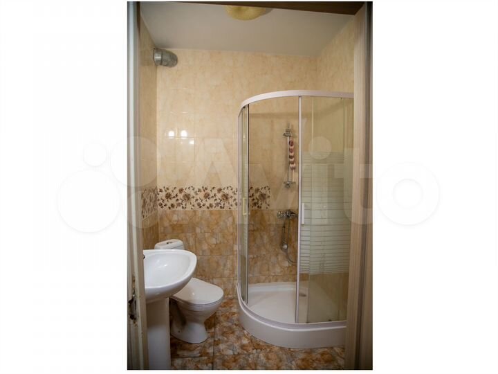 Комната 35 м², 1/3 эт.