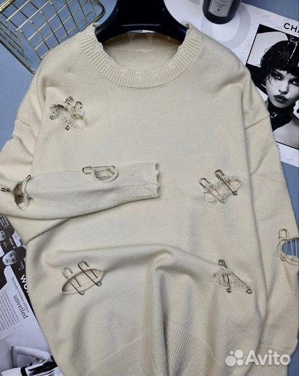 Свитер женский с булавками драный 42-50