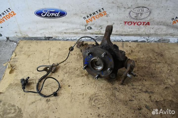 Кулак поворотный передний левый Toyota Auris 1