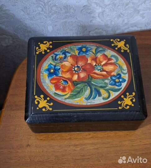 Шкатулка деревянная