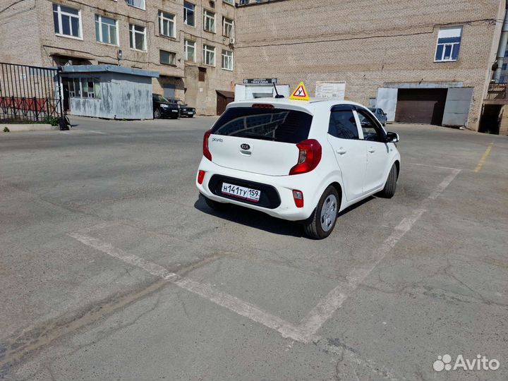 Обучение вождению в городе и на площадке