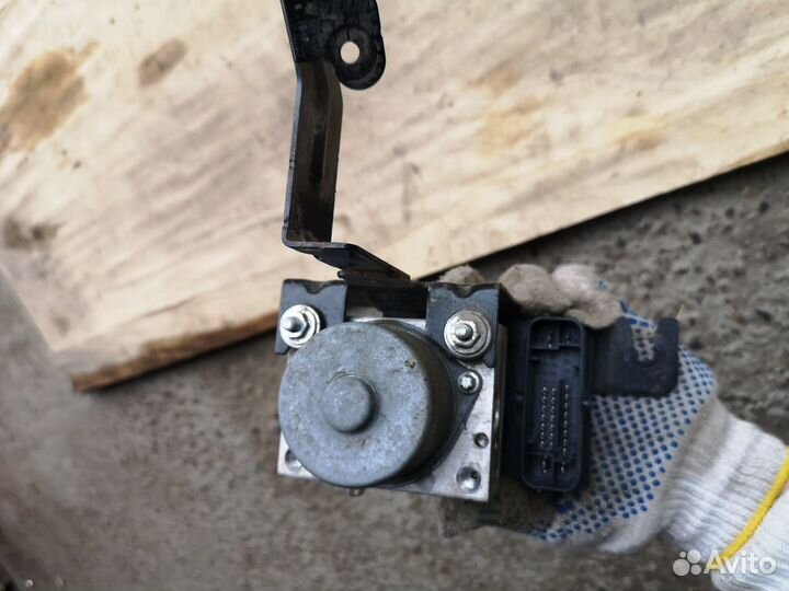 Блок абс тормозов для Renault Sandero 2014-н.в