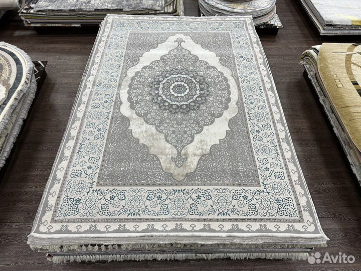 Ковер новый 2.4х3.4 классический