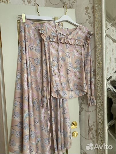 Костюм женский