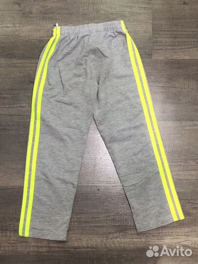 Спортивный костюм adidas 122-128