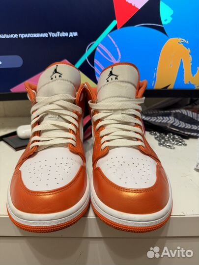 Air Jordan 1 Mid Se Metallic Orange