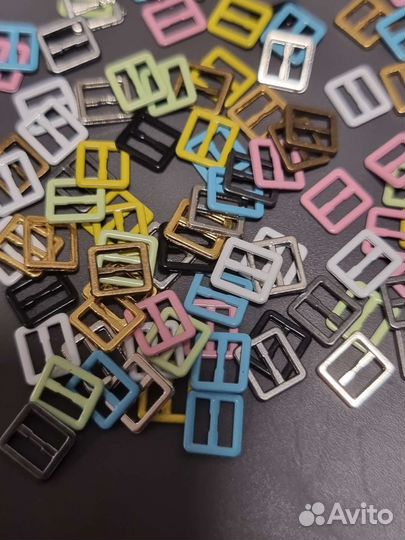 Пряжки для кукольной одежды