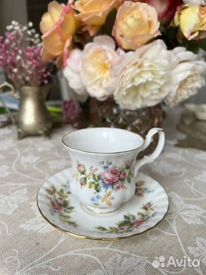 Royal albert moss rose. Англия. Костяной фарфор