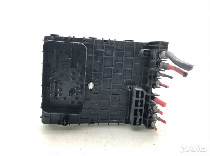 Блок предохранителей Volkswagen Passat B6 2.0 TDI