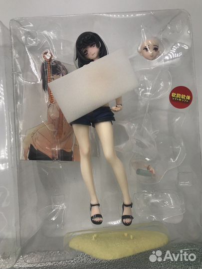 Фигурка сексуальной девушки