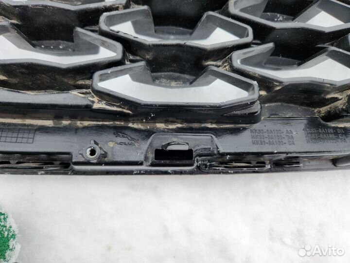 Решетка радиатора jaguar XF 2021 рестайлинг
