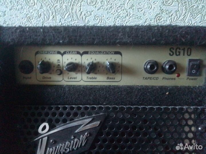 Гитарный комбоусилитель