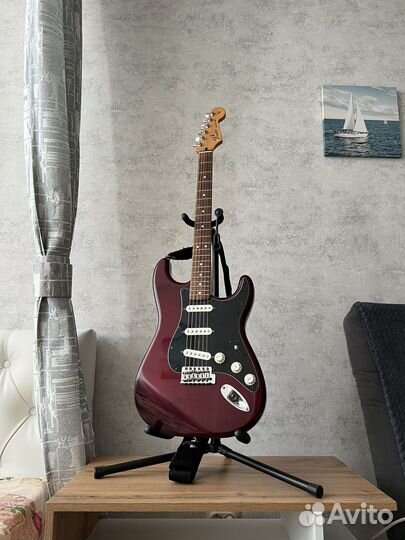 Гитара Fender Stratocaster mexico 2008 Cheery