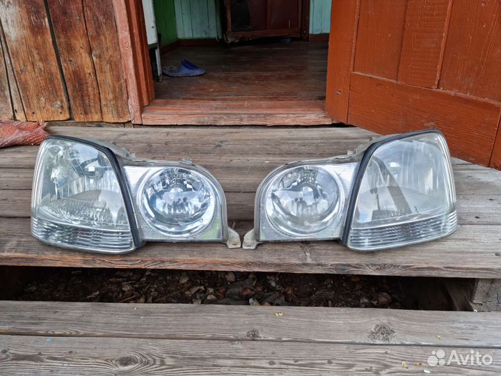 Фары Toyota Progres