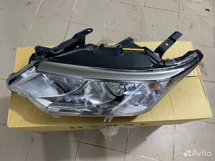 Левая фара Toyota Camry 55 ксенон адаптив оригинал