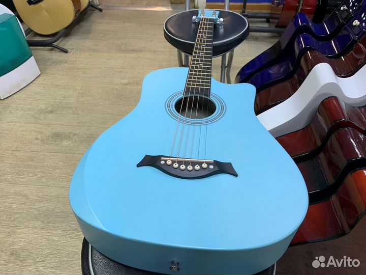 Гитара акустическая голубая Belucci