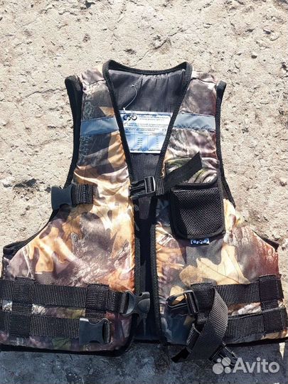 Спасательный жилет