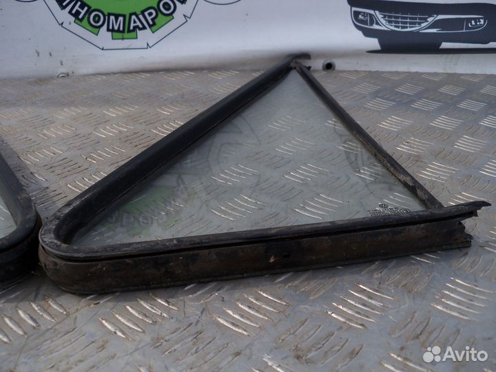 Форточка передней двери Volkswagen Transporter T3