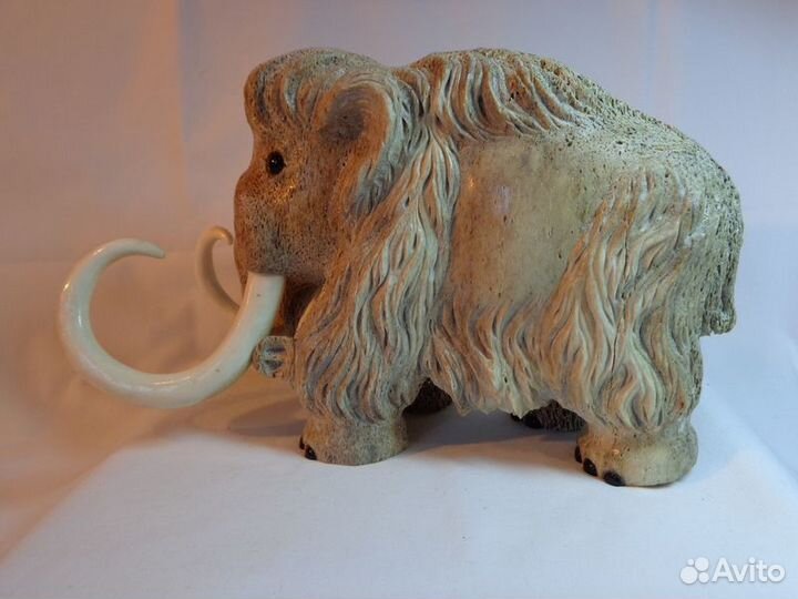 Берцовая кость мамонта