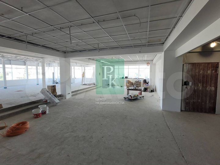 Двухуровневое помещение в ТЦ Бриз 570м на 2-м этаж