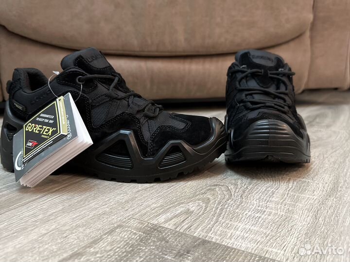 Тактическая обувь. Кроссовки Lowa черные