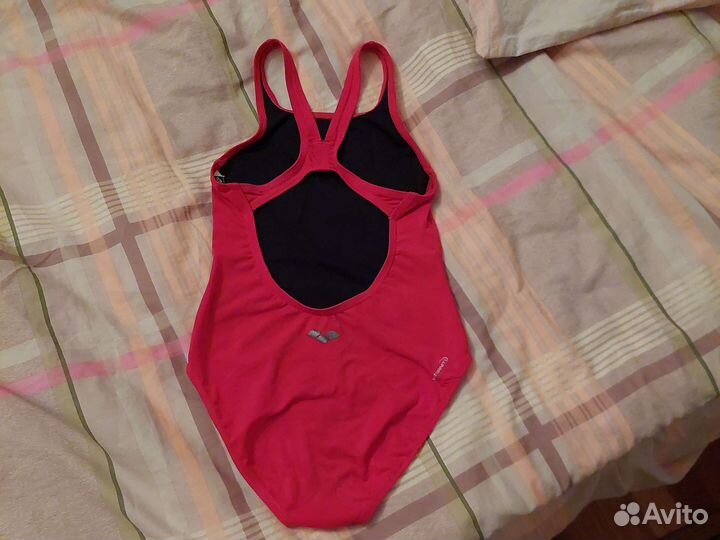 Купальник слитный красный