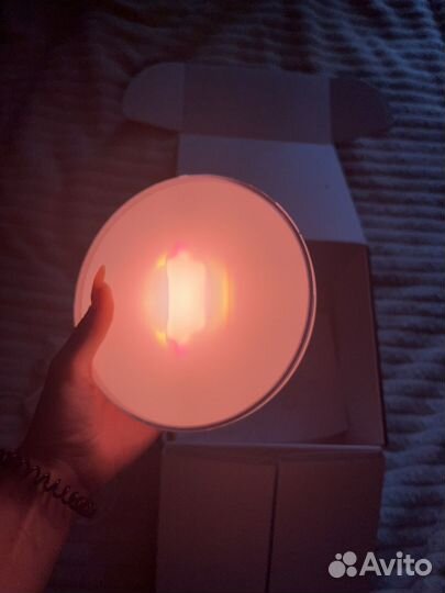 Портативный светильник philips hue go