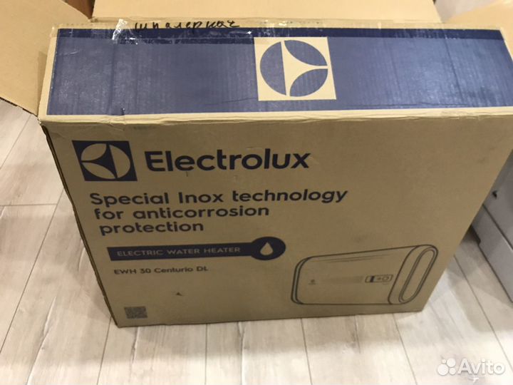 Водонагреватель/бойлер Electrolux EWH 30 Centurio