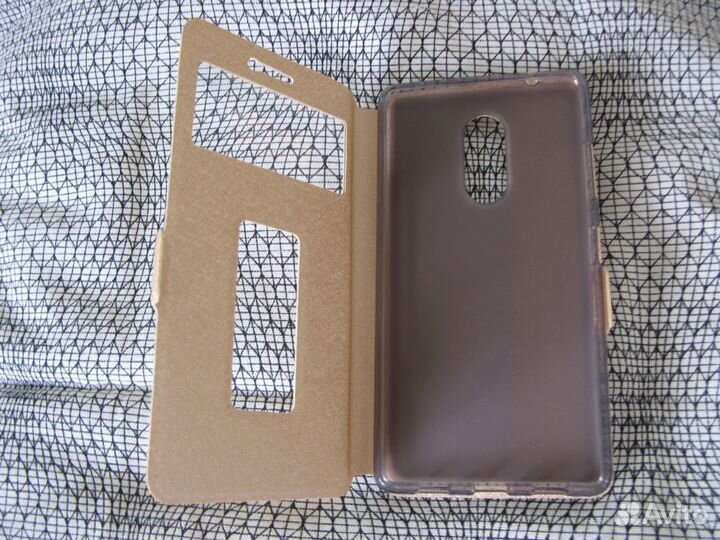 Новые стильные чехлы для смартфонов