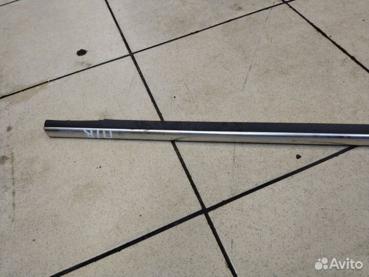 Бархотка внешняя на дверь передняя правая