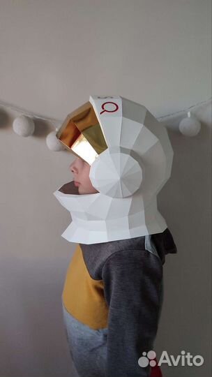 Шлем космонавта бумажный полигональный