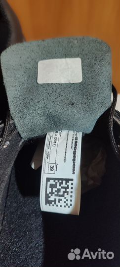 Полуботинки из экокожи. Новые 39