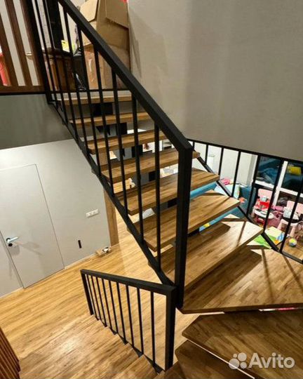 Металлический каркас лестницы. Лестница под ключ