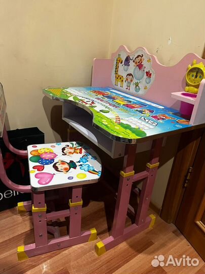 Детский стол со стулом