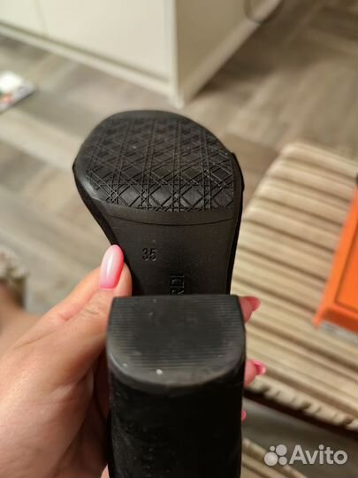 Босоножки женские чёрные 35 размер