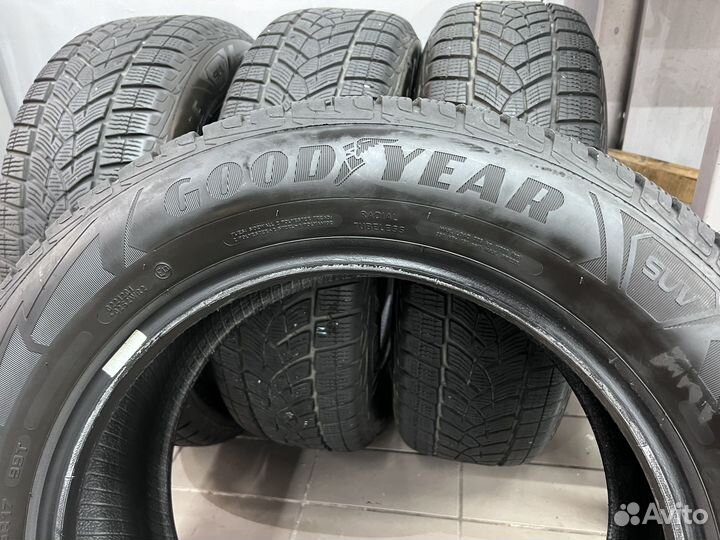 Goodyear UltraGrip Ice SUV Gen-1 215/65 R17 99T