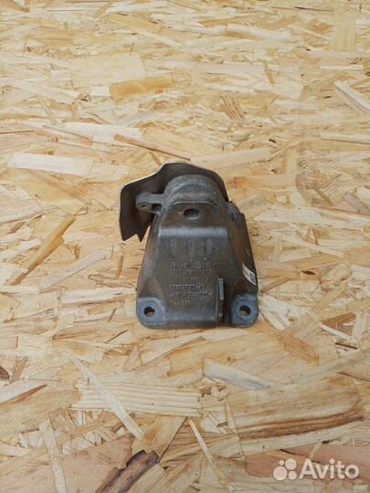 Кронштейн двигателя правый Bmw 4 F36 B48B20A 2018