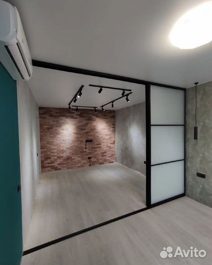 Стеклянная перегородка