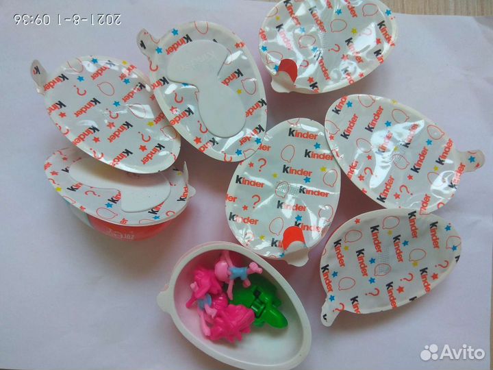 Игрушки Kinder Joy Тролли и Марвел киндер