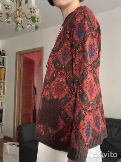 Свитер с принтом