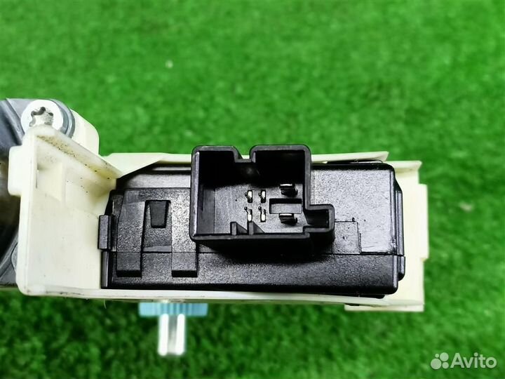 Мотор стеклоподъемника задней левой двери Audi Q5