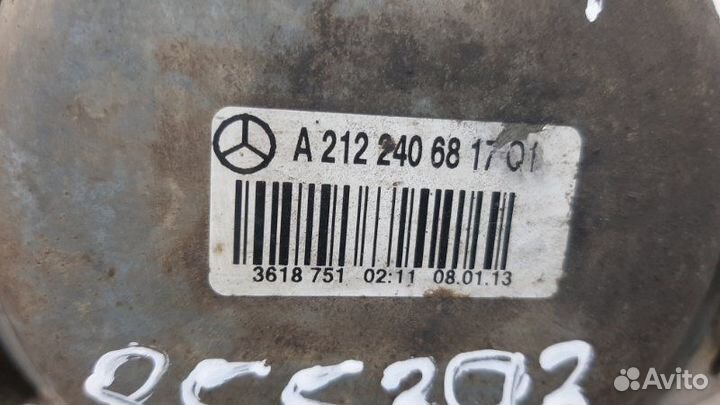 Подушка двигателя правая Mercedes Benz W 204