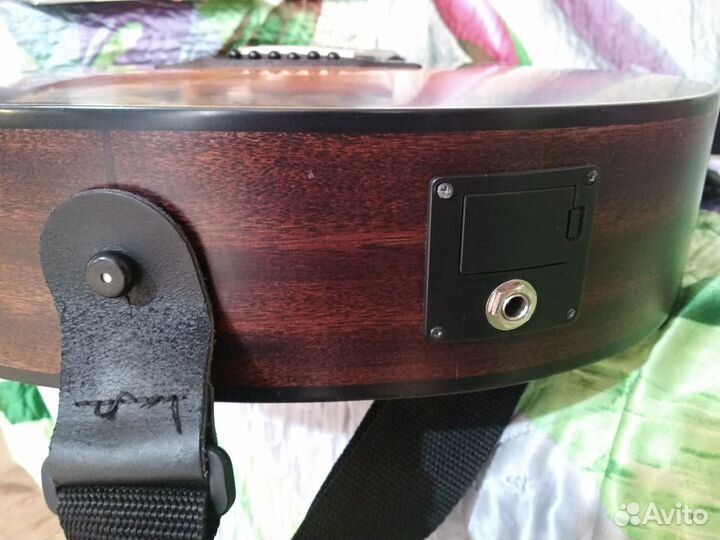 Гитара электроакустическая